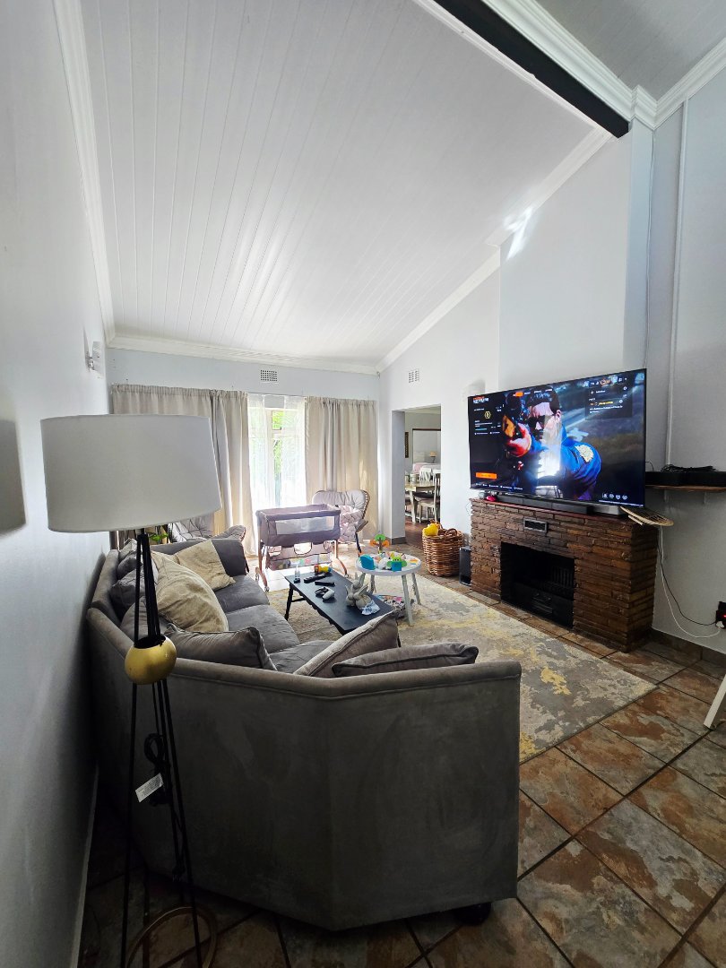 5 Bedroom Property for Sale in Flamwood North West